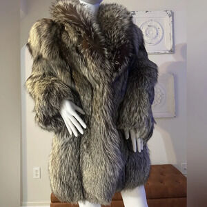 Beautiful Royal Saga Fox fur coat